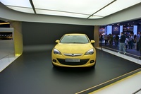 Opel Astra GTC Front