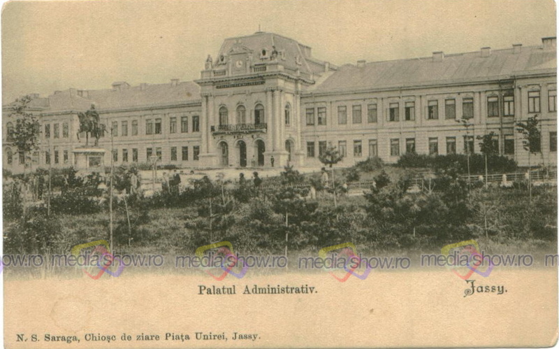 1800s - Statuia lui Ştefan cel Mare in fata Palatului Administrativ, Iasi, Romania