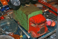 Small Rusty Metal Camion