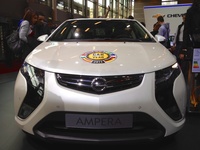 Opel Ampera - front view (1)