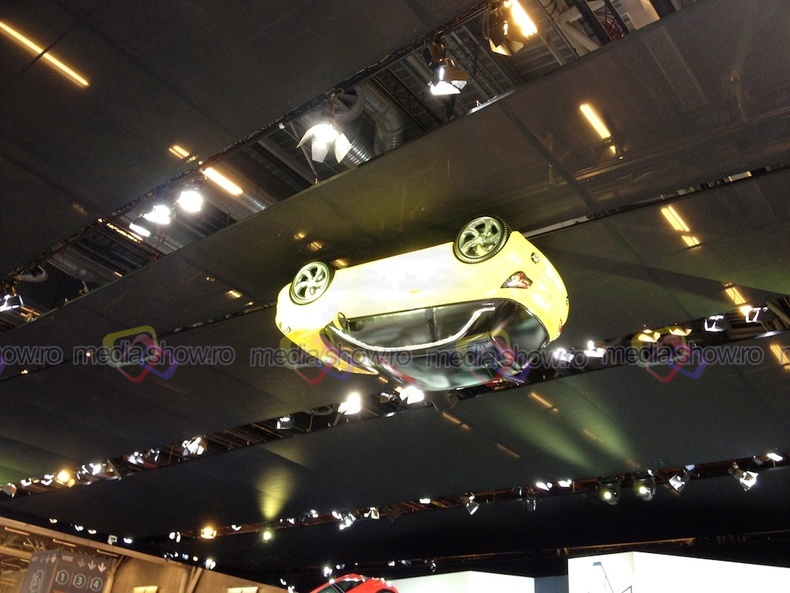 Opel Adam on the ceiling