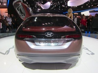 Hyundai i-oniq Concept - rear view