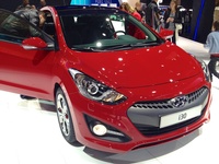Hyundai i30 2012 - front angle view