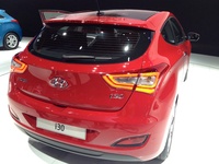 Hyundai i30 2012 - rear angle view