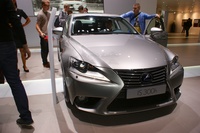Lexus IS 300h - frontal view