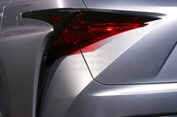 Lexus LF-NX - taillight