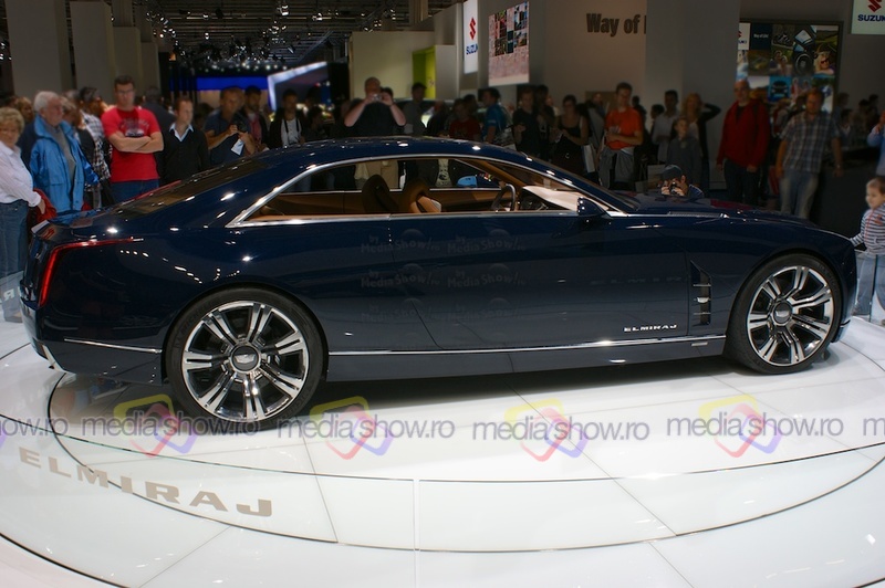 Cadillac Elmiraj 2014 - side view