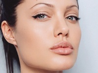 Angelina Jolie 10.jpg
